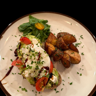 AVOCADO TOAST 